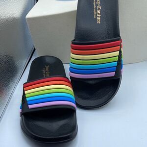 Juicy Couture Wynnie Rainbow size 8 slides.
